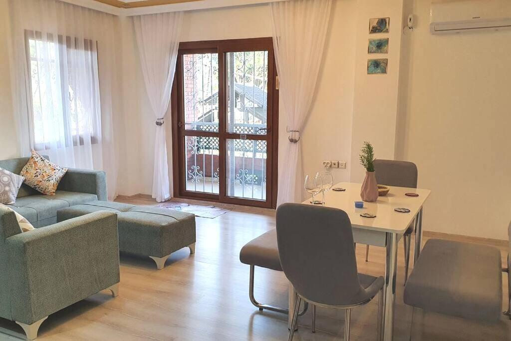 2+1 Apartm With Garden + Balcony , At Ladies Beach Кушадасъ Екстериор снимка